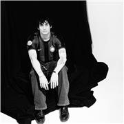 Diseñador con especialidad gráfica, editorial y web interesado en experimentación y creación gráfica